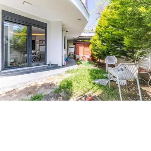 Chic Spacious Flat With Garden in Istanbul Maltepe