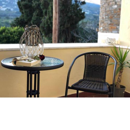 Chill out studio in the leafy Livadia village