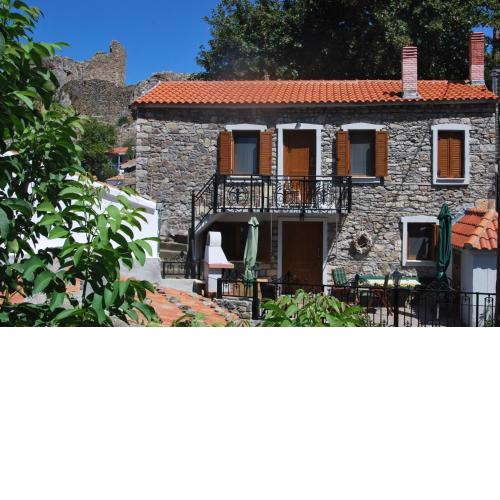 Chora Samothrakis, House with courtyard