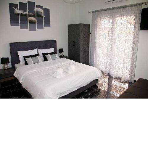 Chris Luxury Studio