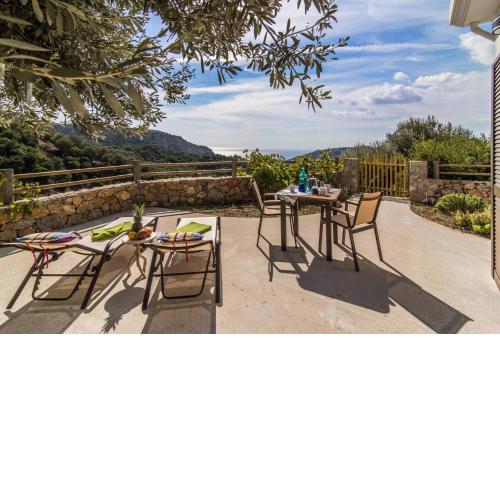 Christos Place-Anidri