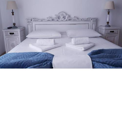 Christos Rooms