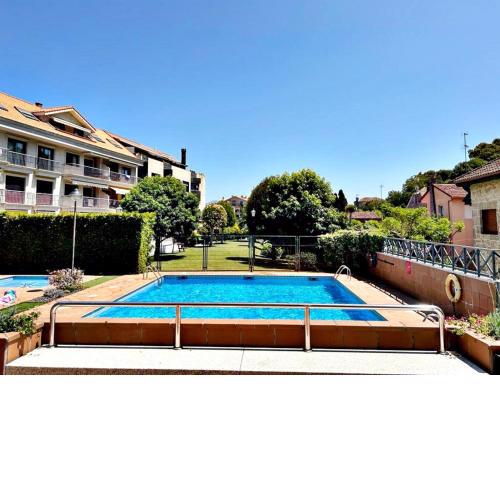 Chuliña, En Urbanización privada con Piscina