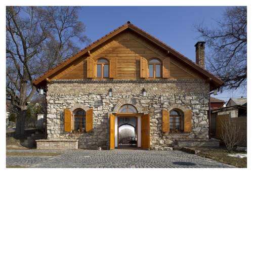 Cifrapince és Vendégház