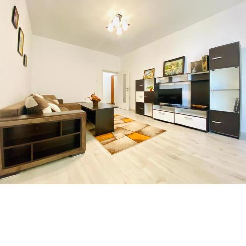 City Center 2-bedroom cosy apartment free parking