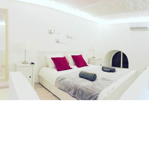 City Center Apartment with Gym & Spa