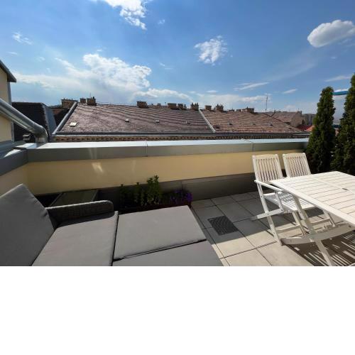 City center balcony apartment