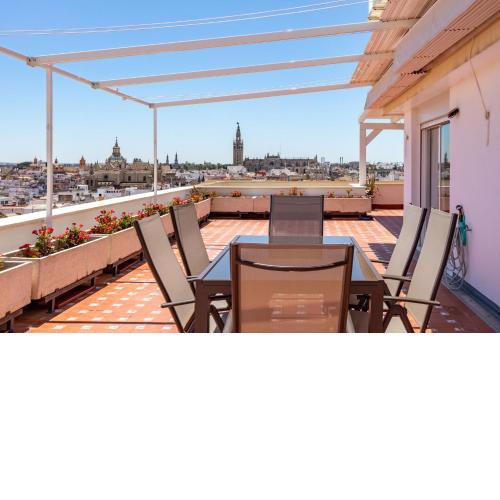 City Center Deluxe Sky View by Valcambre