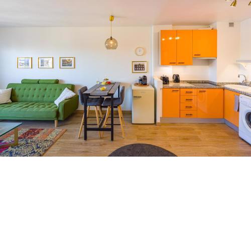City center with terrace-Beach location-PARKING/AC