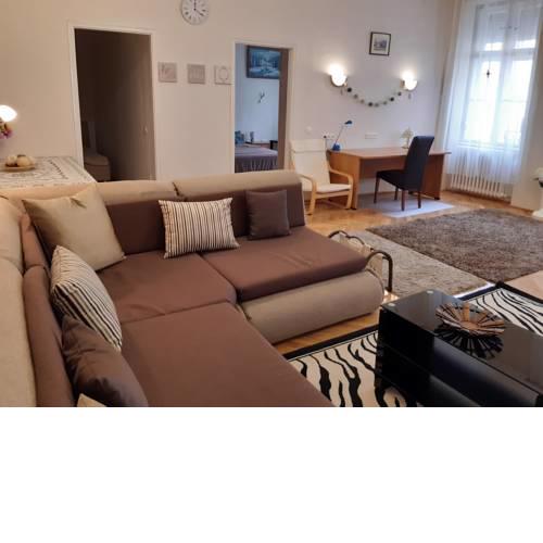 City centre apartments Piac high street