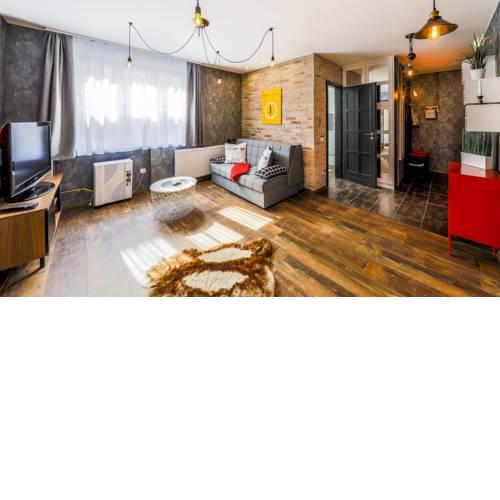 City Design Apartment
