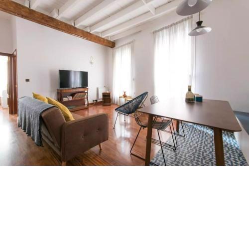 CITY HALL I apartment