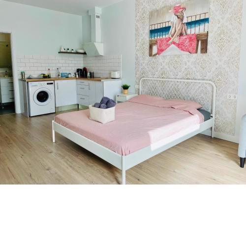 City Heart Alicante Studio Apartment - Castle View