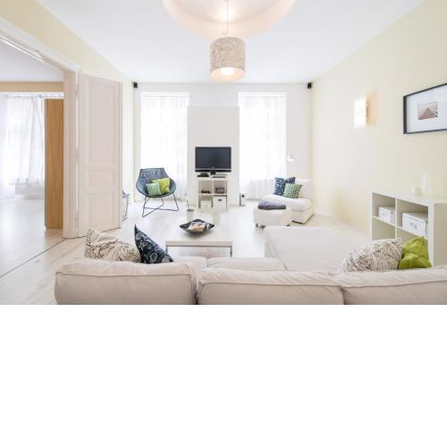 City Park - 2BR / Sleeps 4 / AC / Netflix! (MA18)