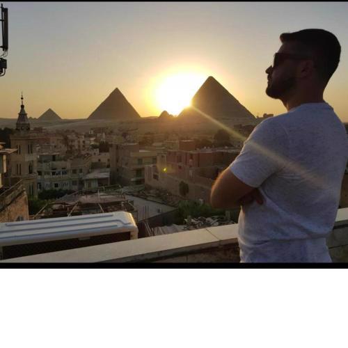 City pyramids inn