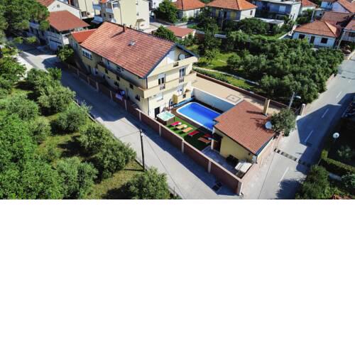 City Villa with pool Yespeace