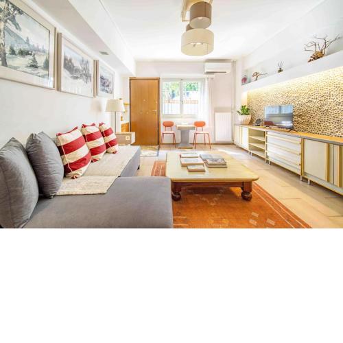 CityVibes Sub-Ground 1Bd w/Courtyard