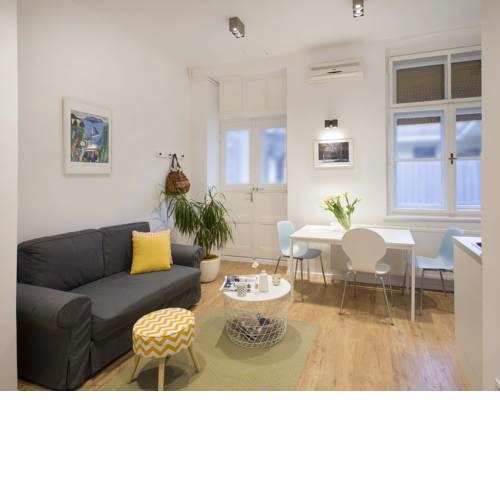 Class Apartment