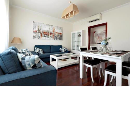 Classbedroom Fira Business Apartment
