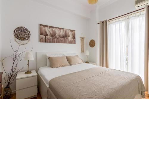 Classic And Modern Apartment in Athens