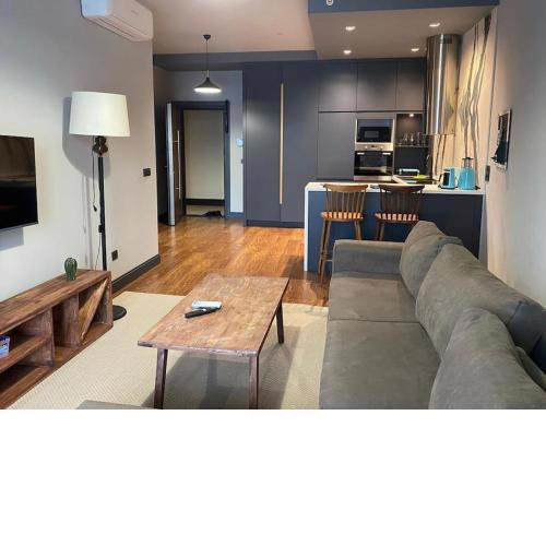 Classy furnished residence - Gym&Pool&Garage ( Benesta 7 )