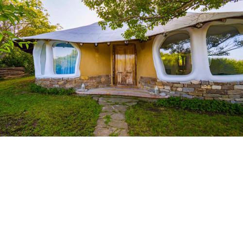 Clay House with Infinity Edges