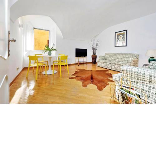 Clementina Charme - My Extra Home