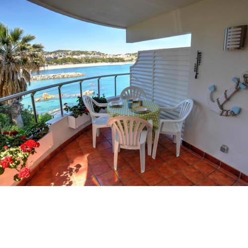 CLUB DE MAR Apto 3 pax frente al mar C16020