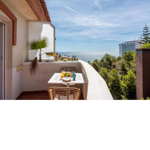 COASTAL PARADISE 3bed , POOL , SEA VIEWS!