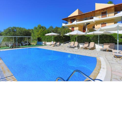 Cochelli Upper Pool Walk to beach AC WiFi