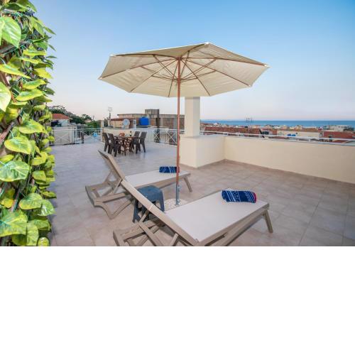 Coconut Tree House with port view