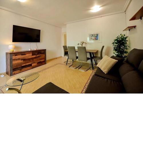 Аcogedor apartamento de dos dormitorios en torrevieja