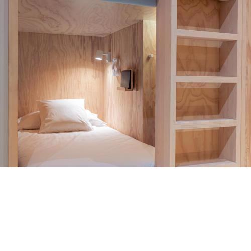 Colo Colo Hostel - Single Private Beds