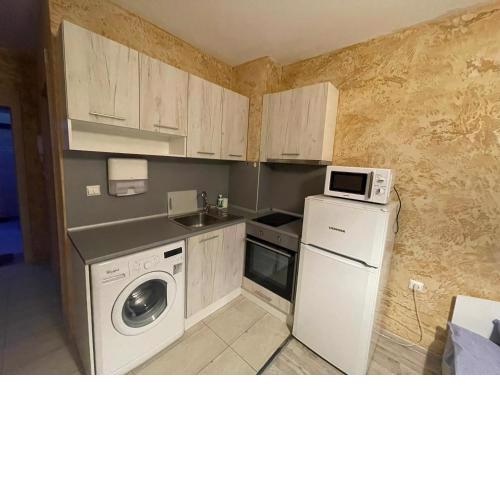 Colonel apartment 956