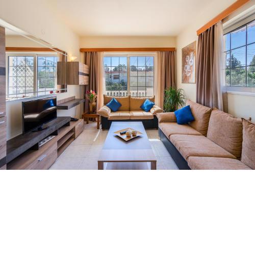 COLONIAL FAMILY apartment #3