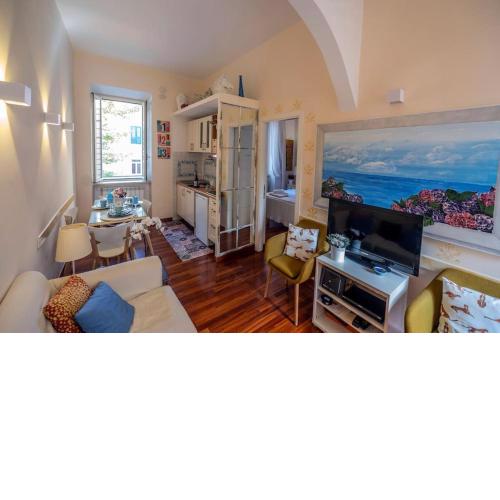 Colosseum 2BR Elegance and Charm