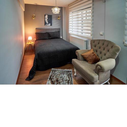 COMFORTABLE 2 BEDROOM FOR 5 PEOPLE AT Taksim