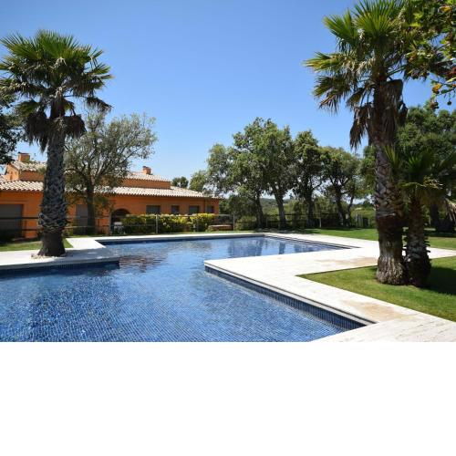 Comfortable apartment in Castell d Aro with terrace