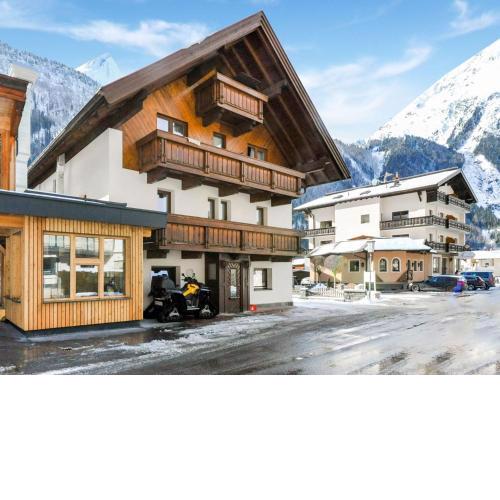 Comfortable apartment in Längenfeld with ski storage