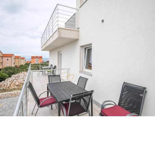 Comfortable Apartment in Novalja near Zrče Beach
