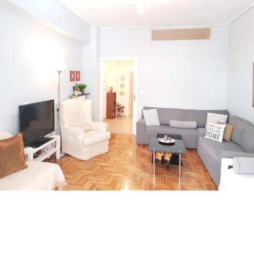 Comfortable Apt , 5 min walk to Acropolis