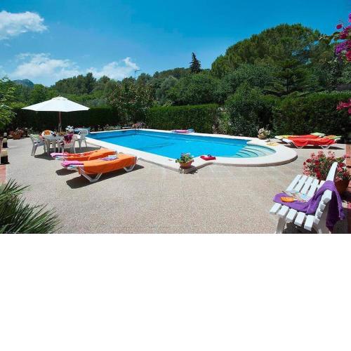 Comfortable & traditional at 800m. from Pollensa. Special Car Hire Prices for our guests