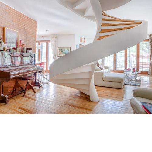 Comfortable Villa in Roma with Garden and Barbecue
