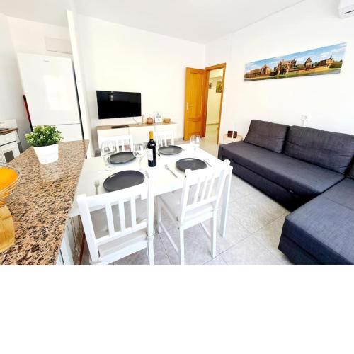 Comfy Apartment With a Castle View