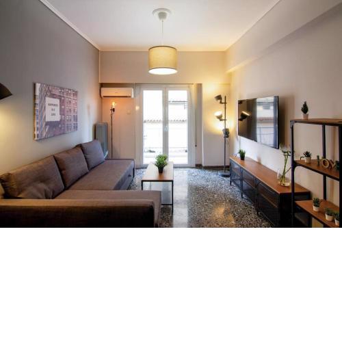 Comfy Athenian 1BD Apt next to Neos Kosmos Metro