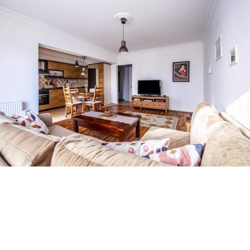 Comfy Flat Close to Viaport Asia Shopping Mall