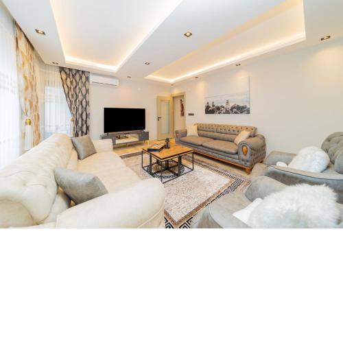 Comfy Flat with Balcony Close to Konyaalti Beach