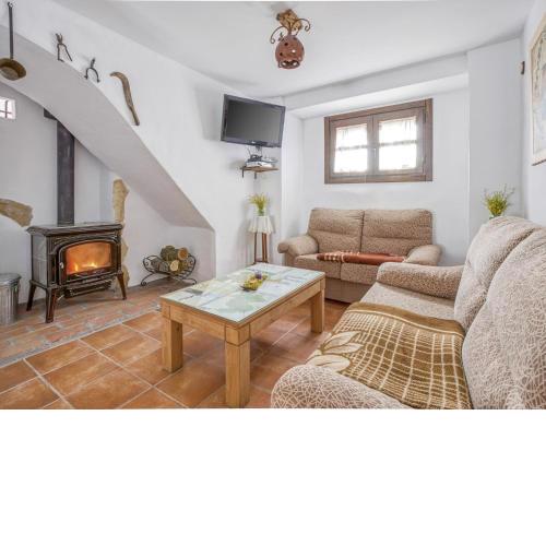 Comfy Holiday Home in Carcabuey with Patio