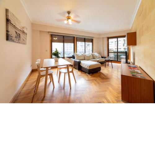 Comfy & luminous terrace apartment