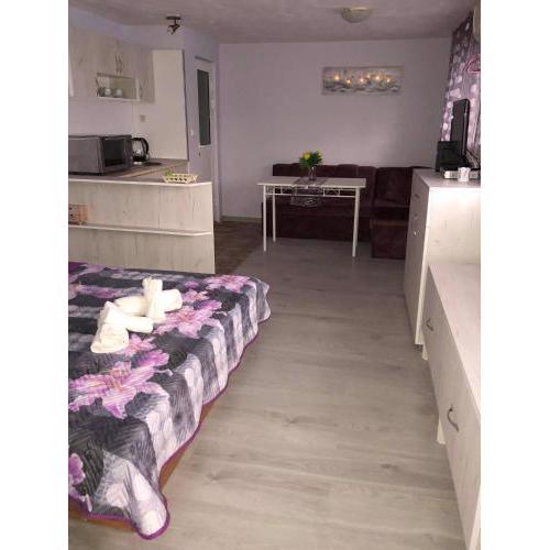 Comfy Studio Apartment by the Flower Market